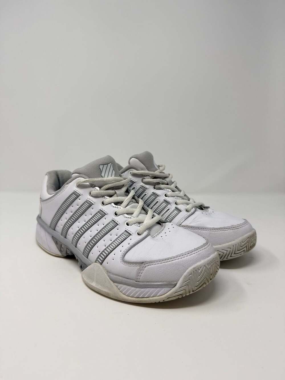 K-Swiss Hypercourt Express Leather Women's Tennis Shoe Size 9 White and Gray